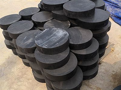 绥芬河板式橡胶支座由若干层橡胶片与薄钢板经加压硫化